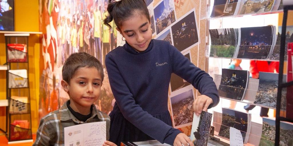 وكالة-بيت-مال-القدس-الشريف-بمعرض-الكتاب-الدولي-للشباب-والطفل-بالدار-الب-7