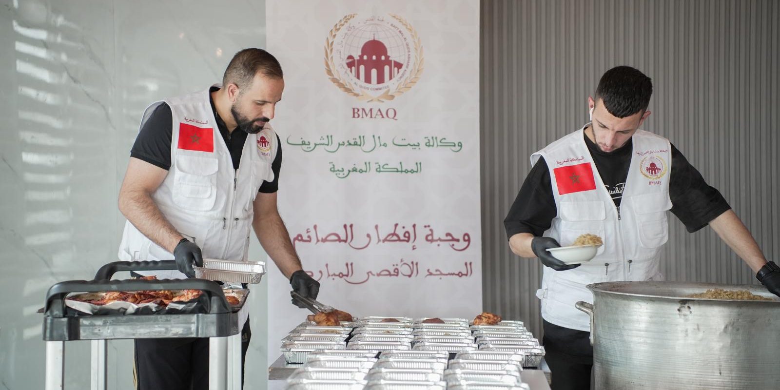 وكالة بيت مال القدس تنهي عملية السلة الغذائية وتواصل توزيع الحصص الغذائية اليومية على المستفيدين في القدس ( (9)