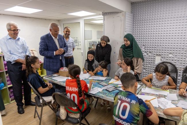008A1613